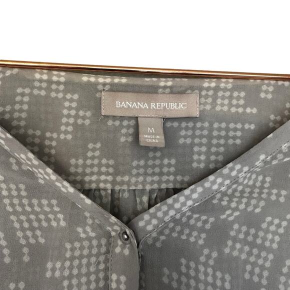 Banana Republic Semi-Sheer Popover Blouse - Size Medium - Picture 3 of 6